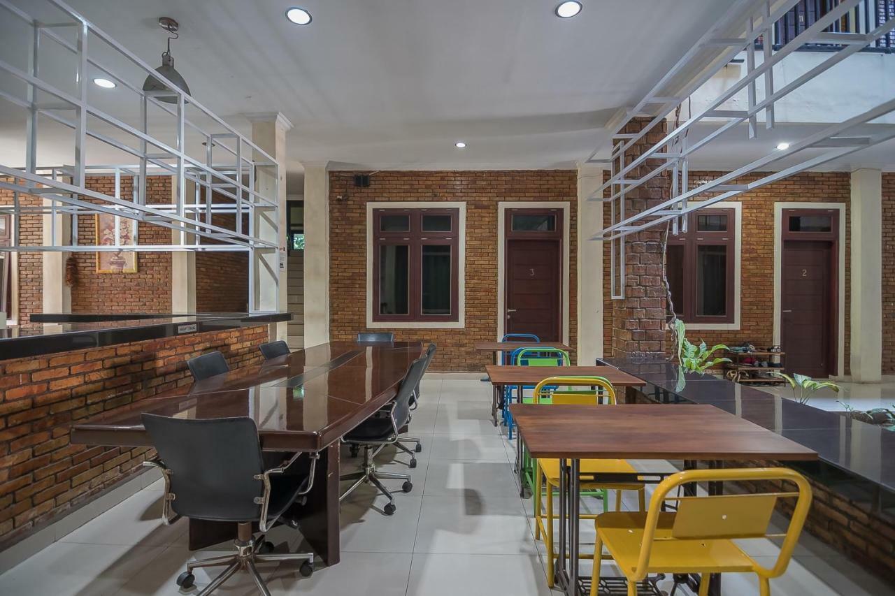 מדאן Reddoorz Plus Near Cambridge City Square 2 מראה חיצוני תמונה