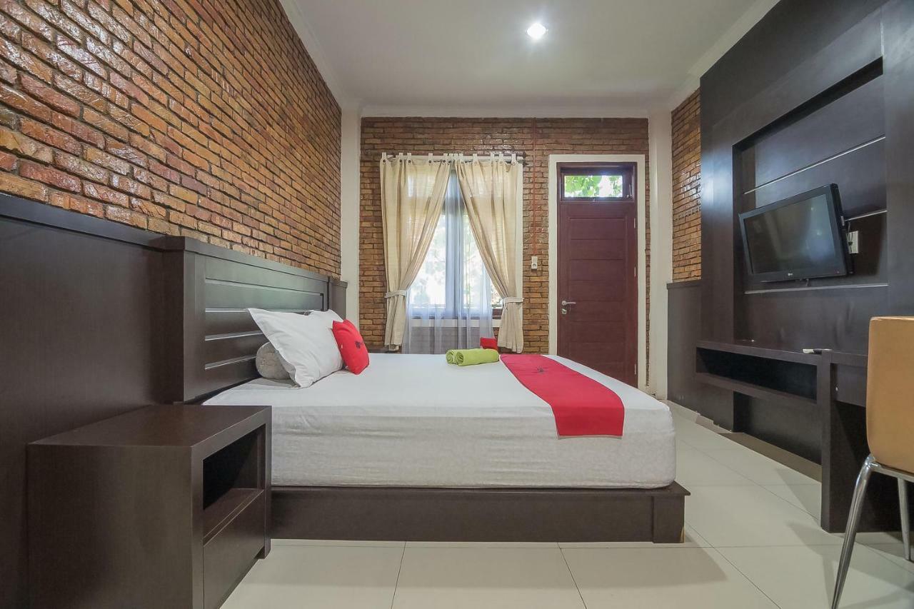 מדאן Reddoorz Plus Near Cambridge City Square 2 מראה חיצוני תמונה
