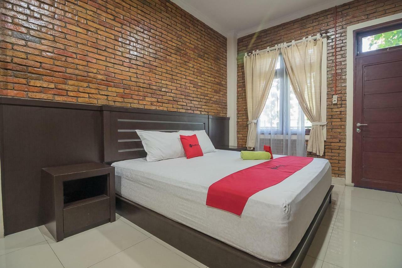 מדאן Reddoorz Plus Near Cambridge City Square 2 מראה חיצוני תמונה