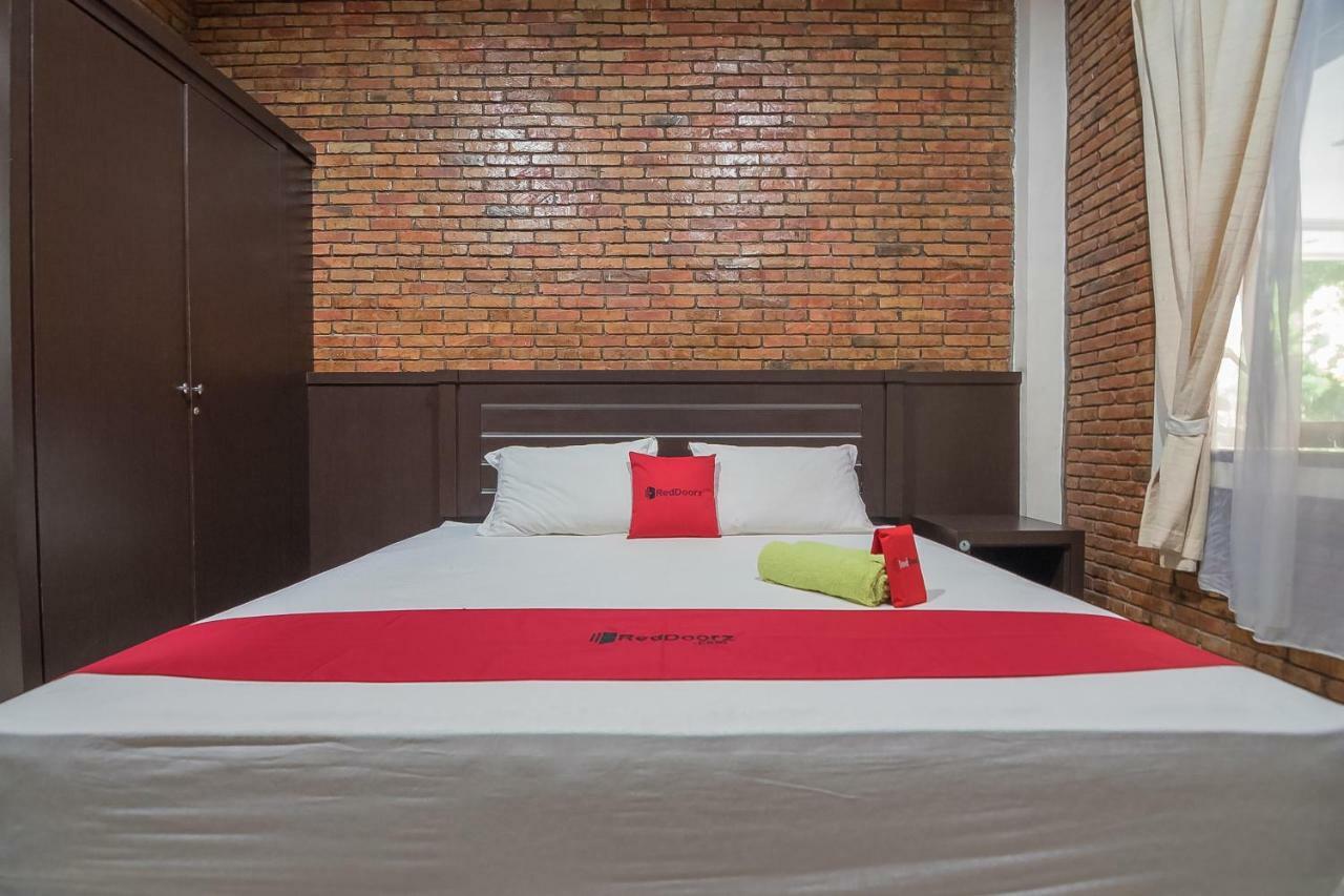 מדאן Reddoorz Plus Near Cambridge City Square 2 מראה חיצוני תמונה