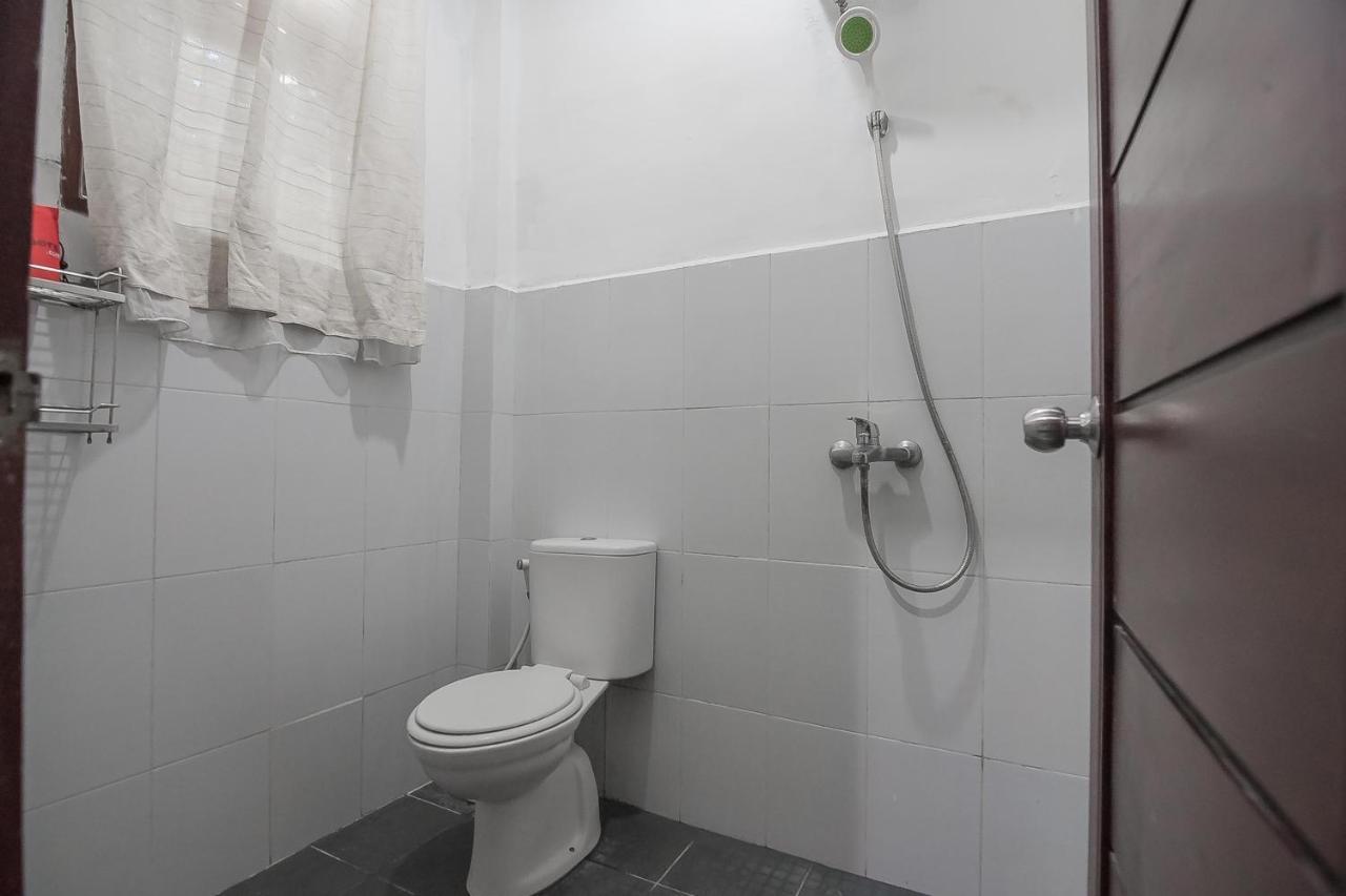 מדאן Reddoorz Plus Near Cambridge City Square 2 מראה חיצוני תמונה